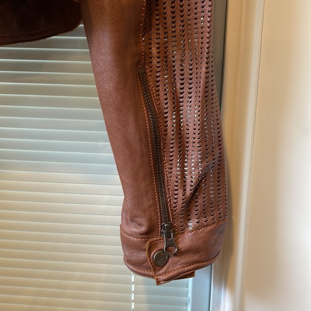 Jakett New York JOSEY PERFORATED VINTAGE LEATHER Jacket - Picture 8 of 9